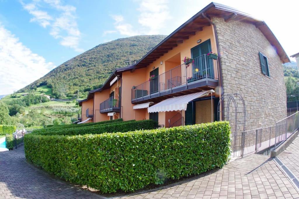 Un Angolo Di Relax Tavernola Bergamasca Exterior foto